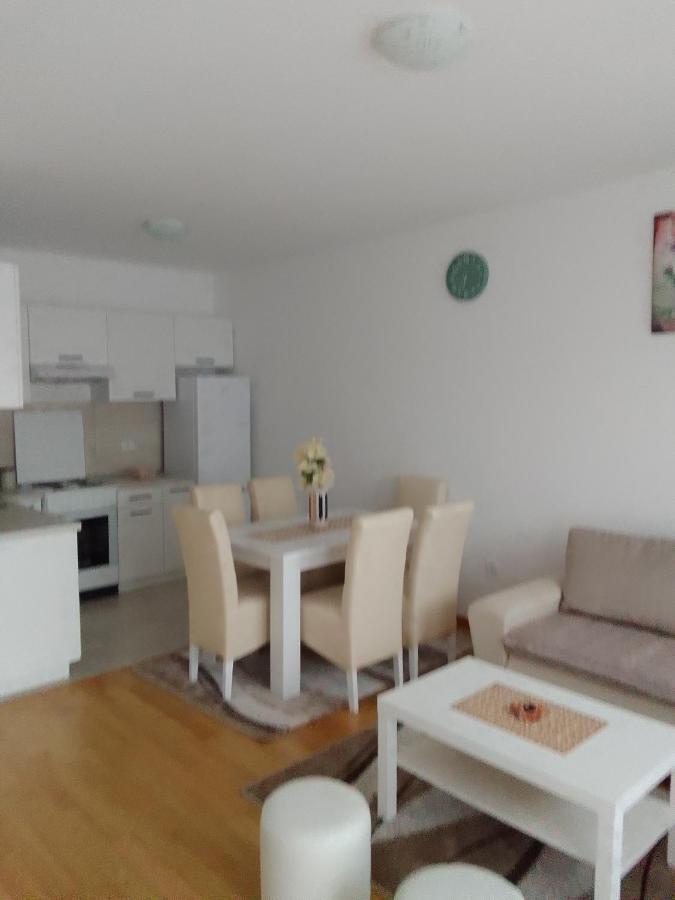 Happy Day Apartment Obrenovac (Belgrade)