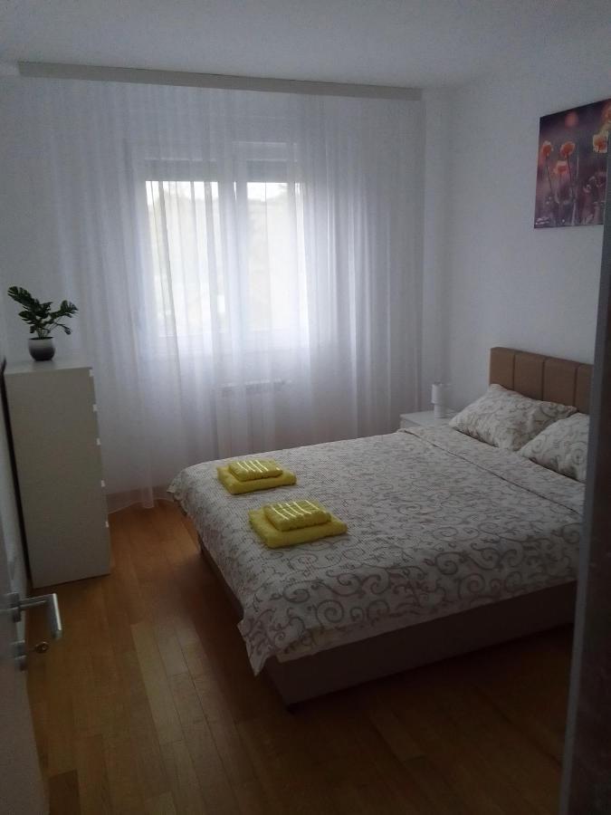 Happy Day Apartment *